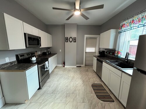 3-bedroom house in Montgomery  near eats, university, trails, NRG.