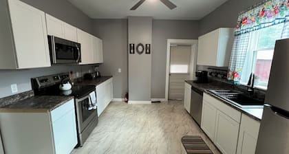 3-bedroom house in Montgomery near eats, university, trails, NRG.