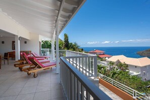 Property grounds - Villa Malinina, swimming pool, sea view (Les Anses-d'Arlet.)