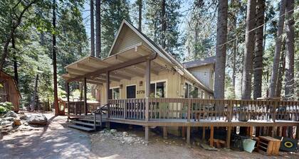 Family-friendly mountain home near private lake and slopes
