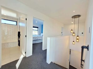 4 bedrooms, free WiFi, bed sheets