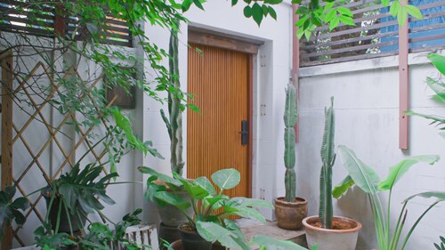 Vintage-style Bangkok house, 1-min walk to BTS