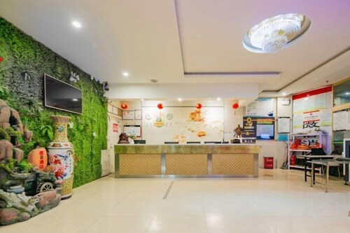 Super 8 Hotel (Korla Tianshan West Road)