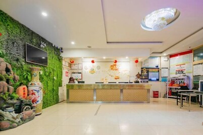 Super 8 Hotel (Korla Tianshan West Road)