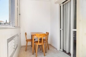 Dining - Ben Yehuda Green Charm by Sea N' Rent (Tel Aviv)