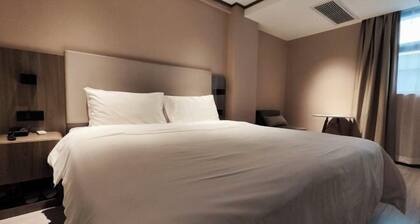 HanTing Hotel (Shenzhen Bao'an International Airport)