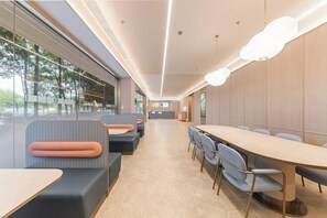 Business center - HanTing Hotel (Shenzhen Bao'an International Airport) (Shenzhen)