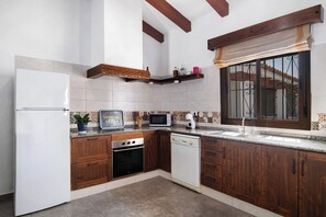 Mikrobølgeovn, ovn, kogeplade, opvaskemaskine