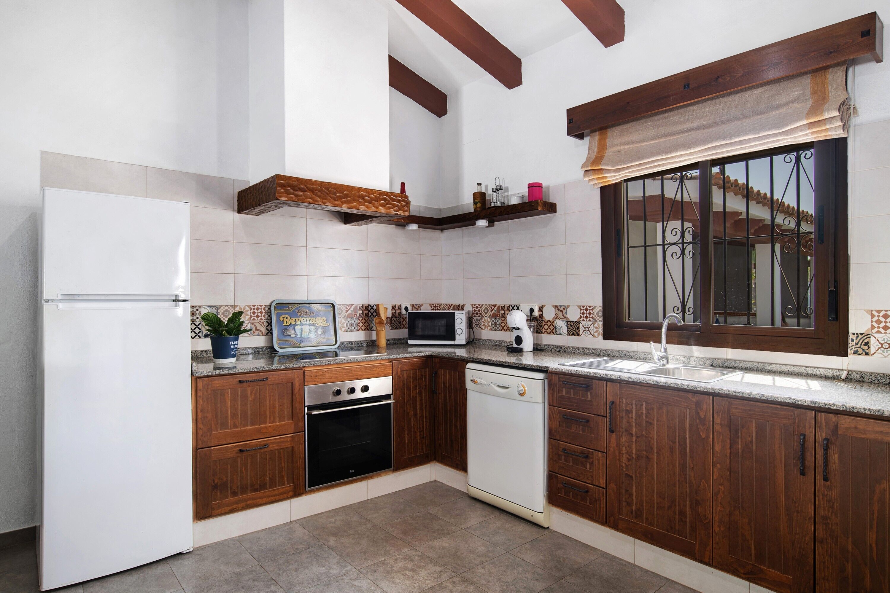 Micro-ondas, fogão, cooktop, lava-louças