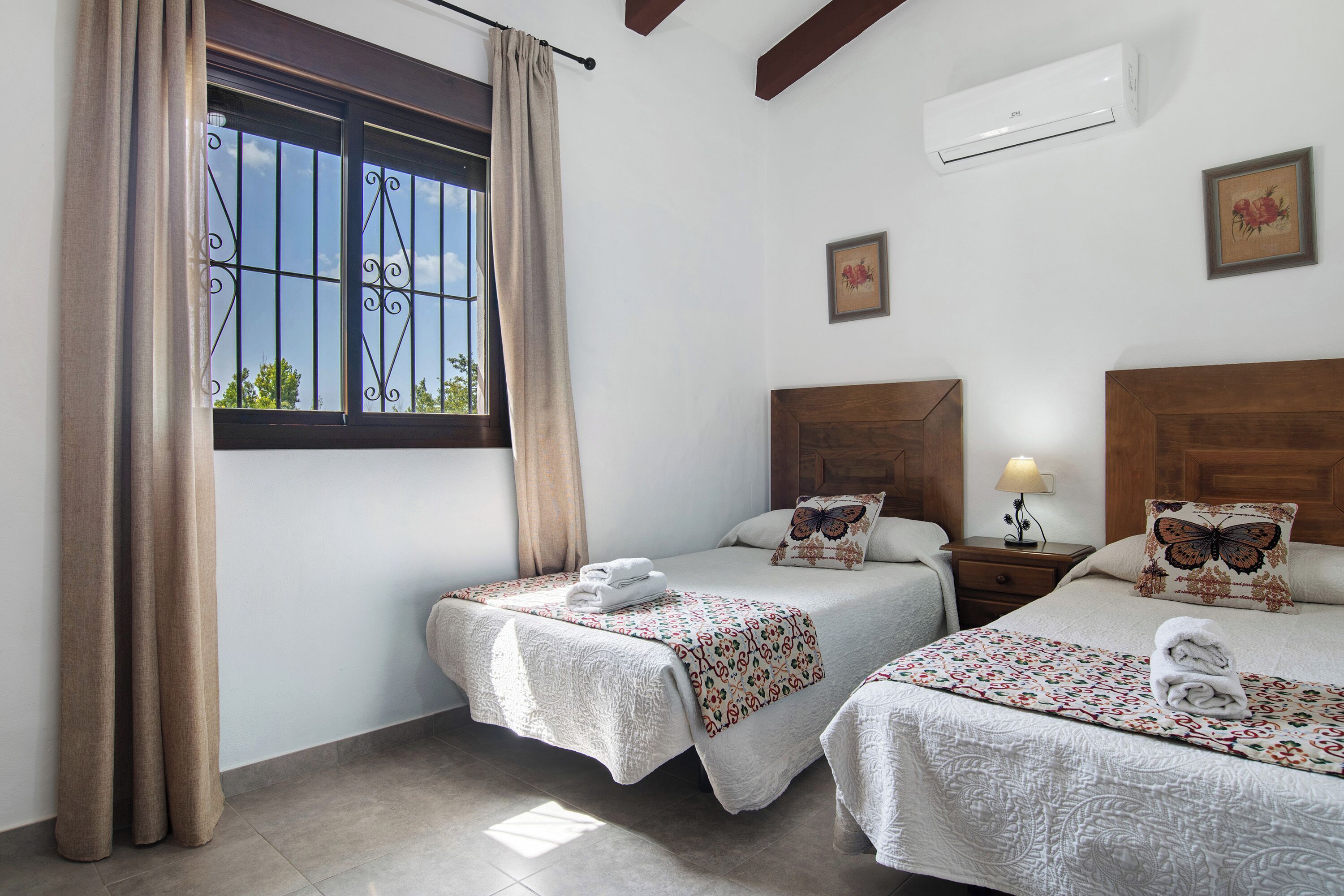 3 chambres, fer et planche à repasser, Wi-Fi gratuit, draps fournis