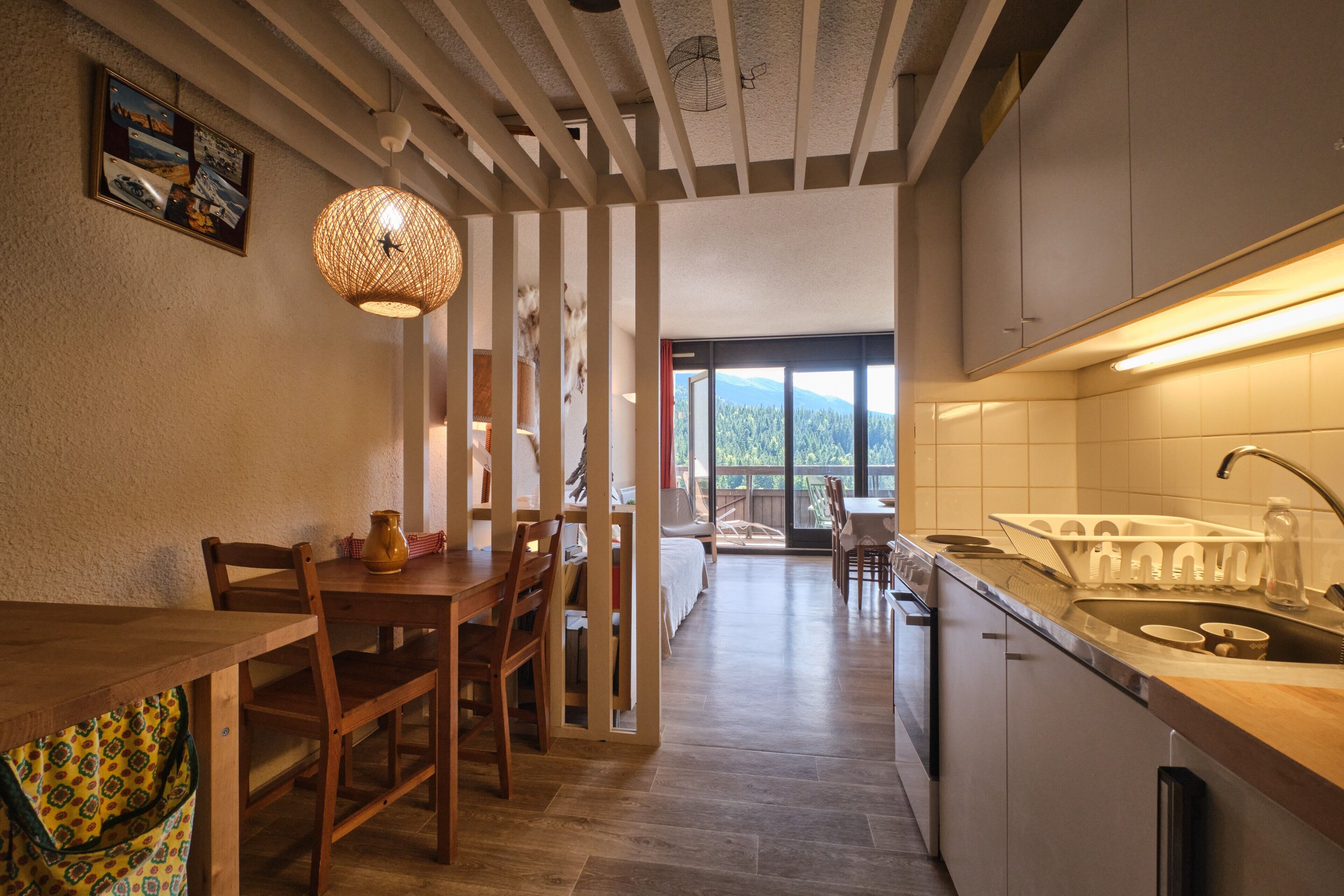 ثلاجة، ميكروويف، فرن، موقد طهي مسطح