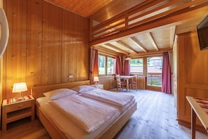 1 bedroom, free WiFi, bed sheets - Room 'Naturidyll Mitterbach 9' with Mountain View, Shared Garden and Wi-Fi (Weißenbach/Ahrntal)