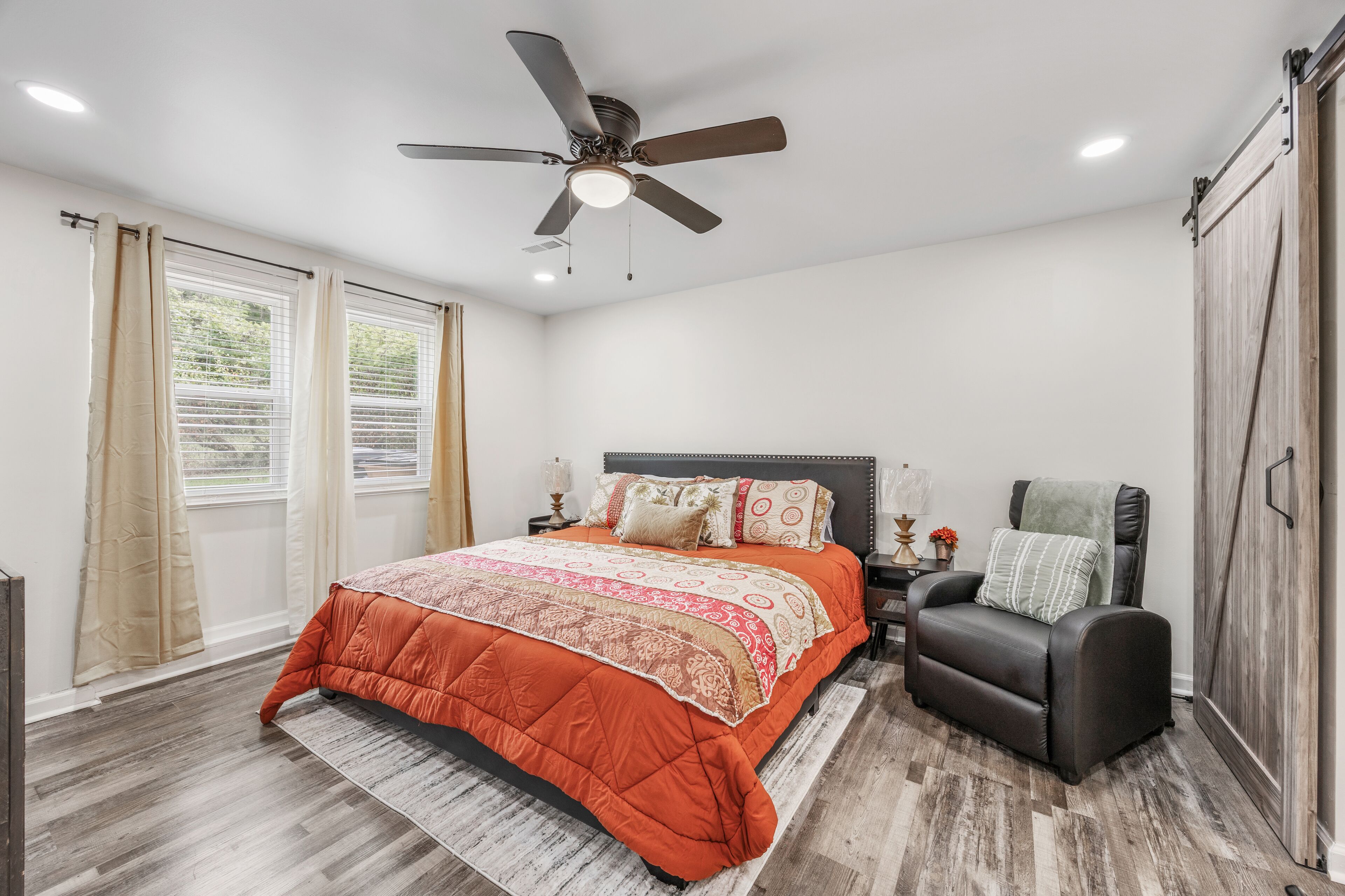 3 quartos, ferros/tábuas de passar roupa, Wi-Fi de cortesia