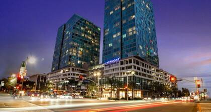 Charming 2-bedroom condo with AC, fitness room, WiFi in fabulous Los Angeles