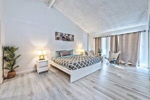 5 bedrooms, iron/ironing board, WiFi, bed sheets - New luxury villa 5 min from strip spacious 5-bed (Las Vegas)