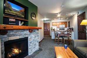TV, fireplace