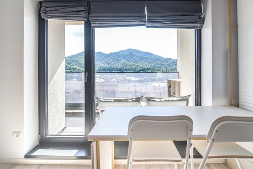 Forest View Hideaway