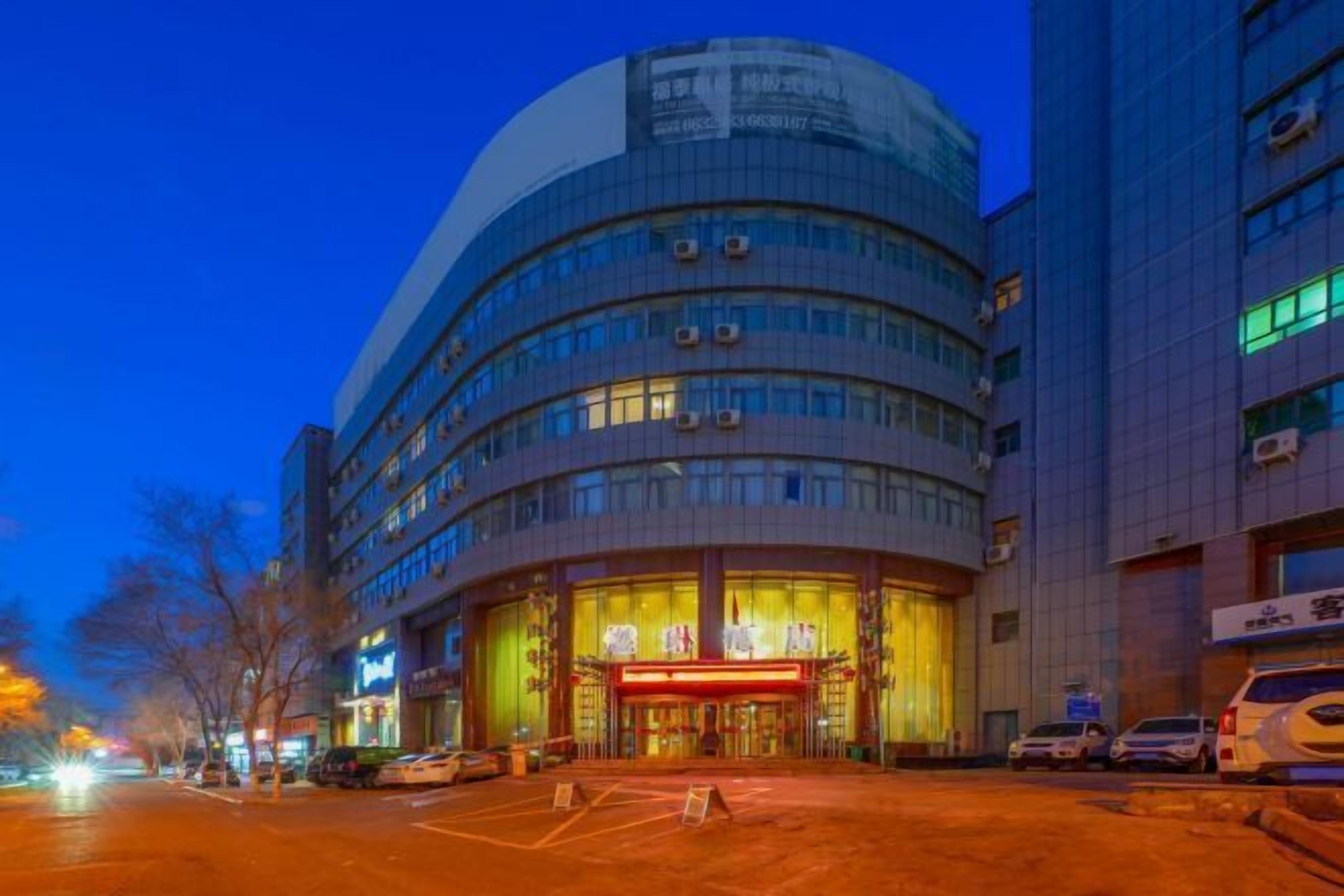 المنشأة من الخارج