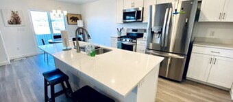 Lehi Retreat | Massage* | Sleeps 7 | BBQ