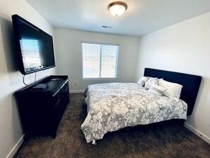 3 bedrooms, desk, iron/ironing board, travel cot