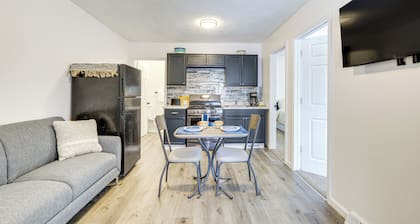 Walkable Barberton Apartment: 9 Mi to Akron!