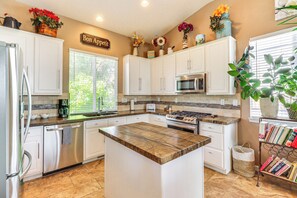 Refrigerador, microondas, parrilla de estufa y lavavajillas