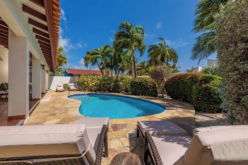 Private Pool  Newly Renovated  Amazing Location