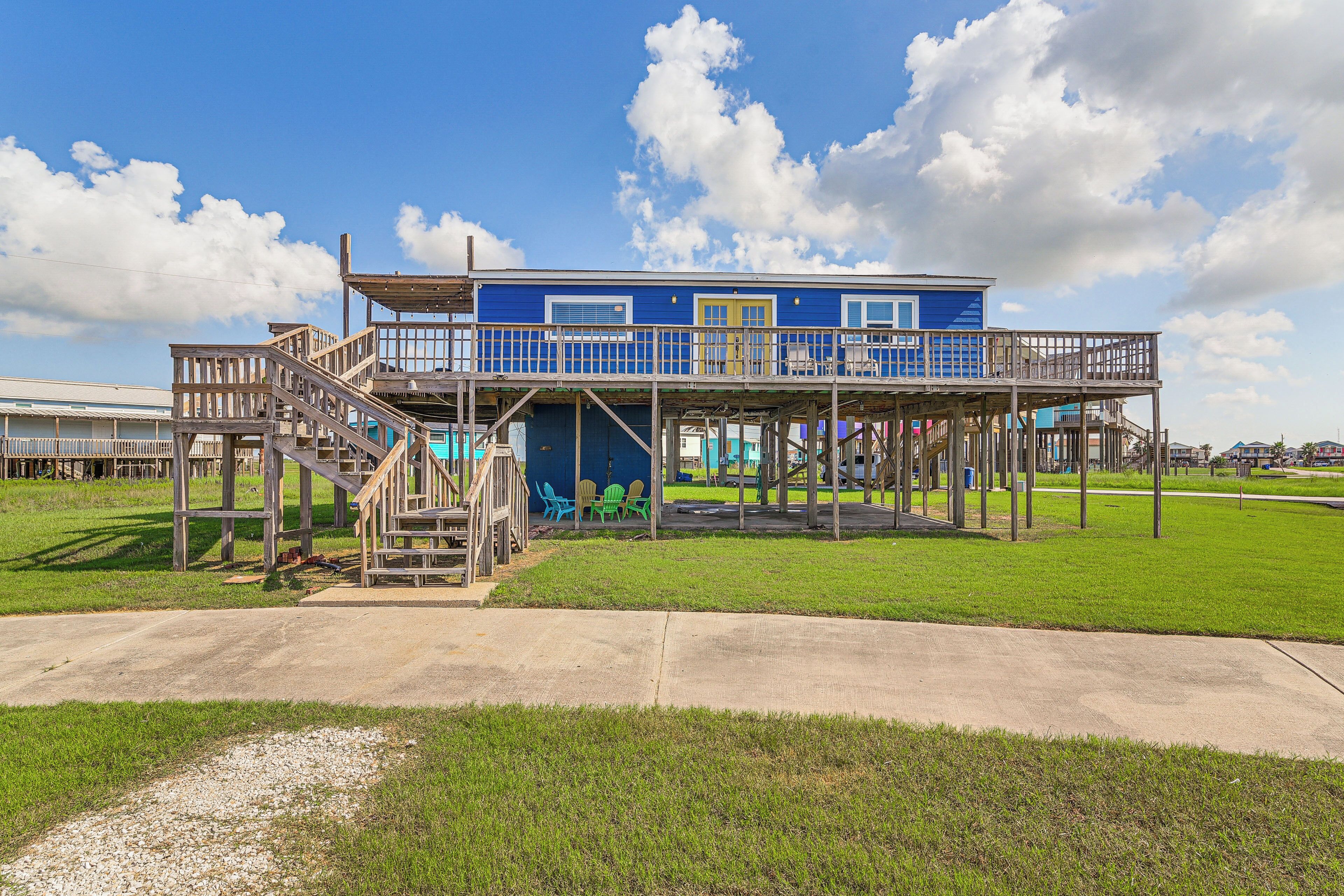 Surfside Beach Getaway w/ Deck: Walk to Sand