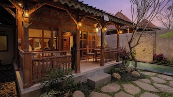 Front of property - evening/night