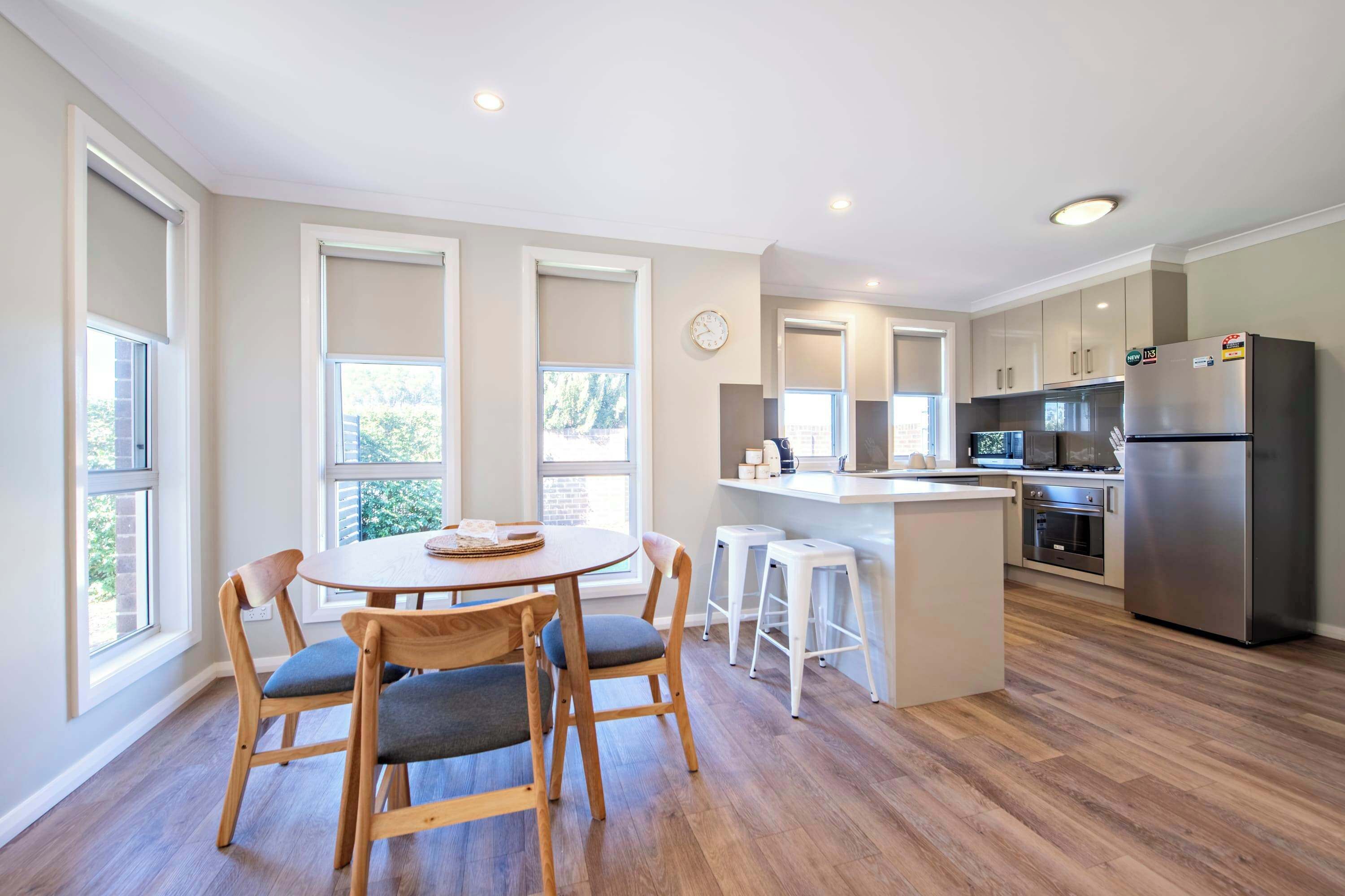 雪櫃、微波爐、焗爐、爐具