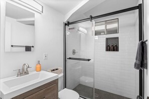Hair dryer, towels - Family-Friendly 4BR Retreat in Westminster (Westminster)