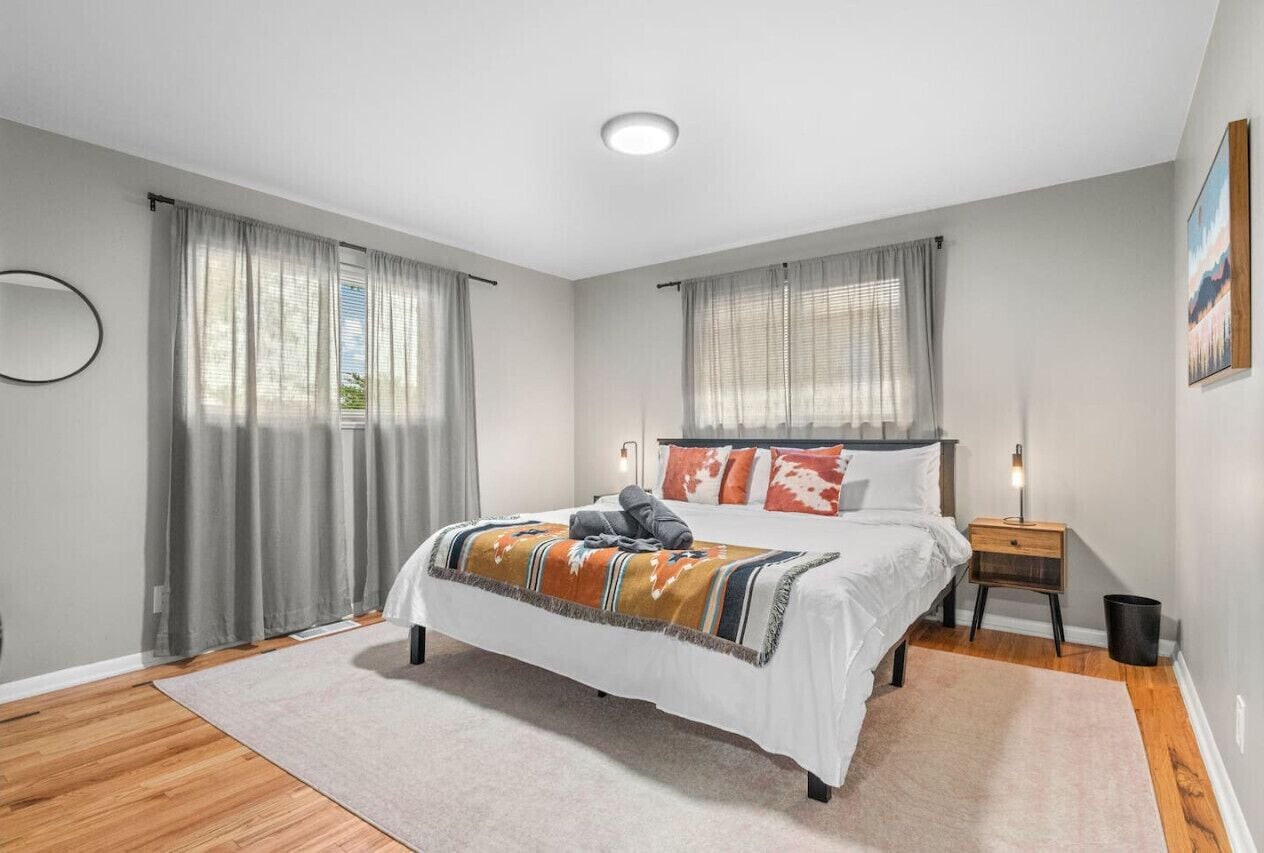 4 chambres, fer et planche à repasser, Wi-Fi gratuit, draps fournis