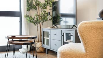 House, City View | Living area | Flat-screen TV