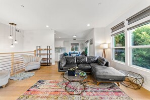 Televisie en een open haard