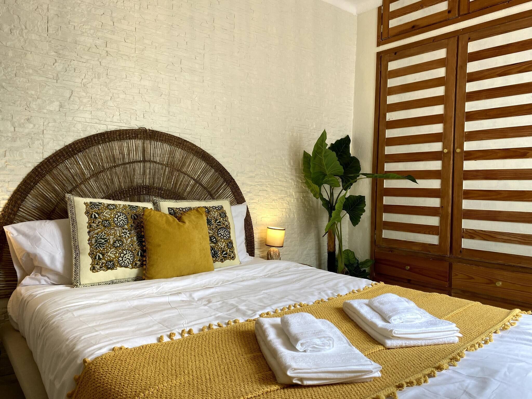 3 bedrooms, iron/ironing board, internet