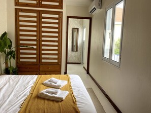 3 bedrooms, iron/ironing board, internet