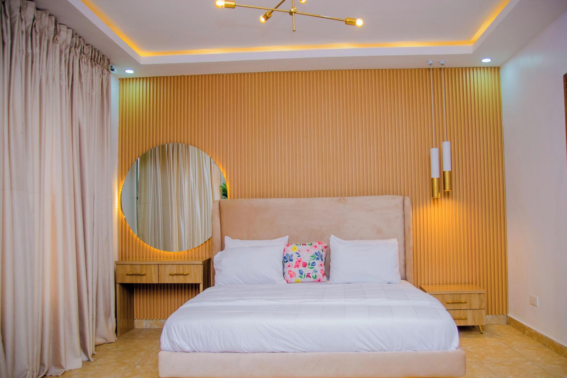 3 bedrooms, iron/ironing board, WiFi, bed sheets