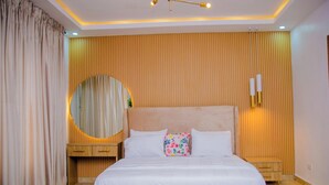 3 bedrooms, iron/ironing board, WiFi, bed sheets - 3 Bed Home Sleeps 6 - Garden, Parking, Wifi (Ibadan)