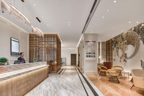 Vienna International Hotel (Xi'an Bell and Drum Tower Ximen Airport Bus)