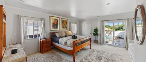 3 bedrooms, desk, iron/ironing board, WiFi