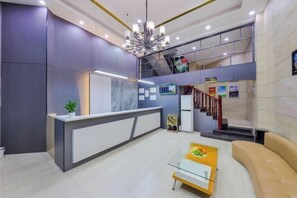 Lobby - Yijia Hotel (Ji'an No.2 Middle School Pedestrian Street) (Ji'an)