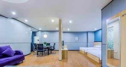 Yijia Hotel (Ji'an No.2 Middle School Pedestrian Street)