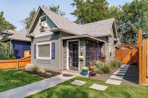 #StayinMyDistrict Historical Hyde Park Bungalow