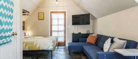 Desk, iron/ironing board, travel cot, WiFi