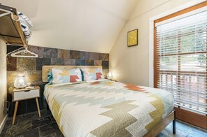 Desk, iron/ironing board, travel cot, WiFi