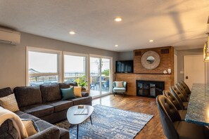 TV, fireplace, offices