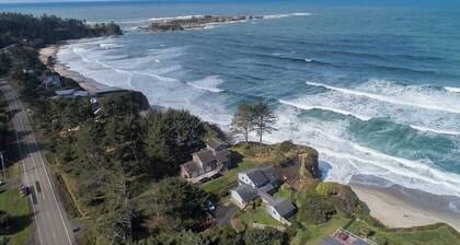 #StayinMyDistrict Cape Arago Studio Suite
