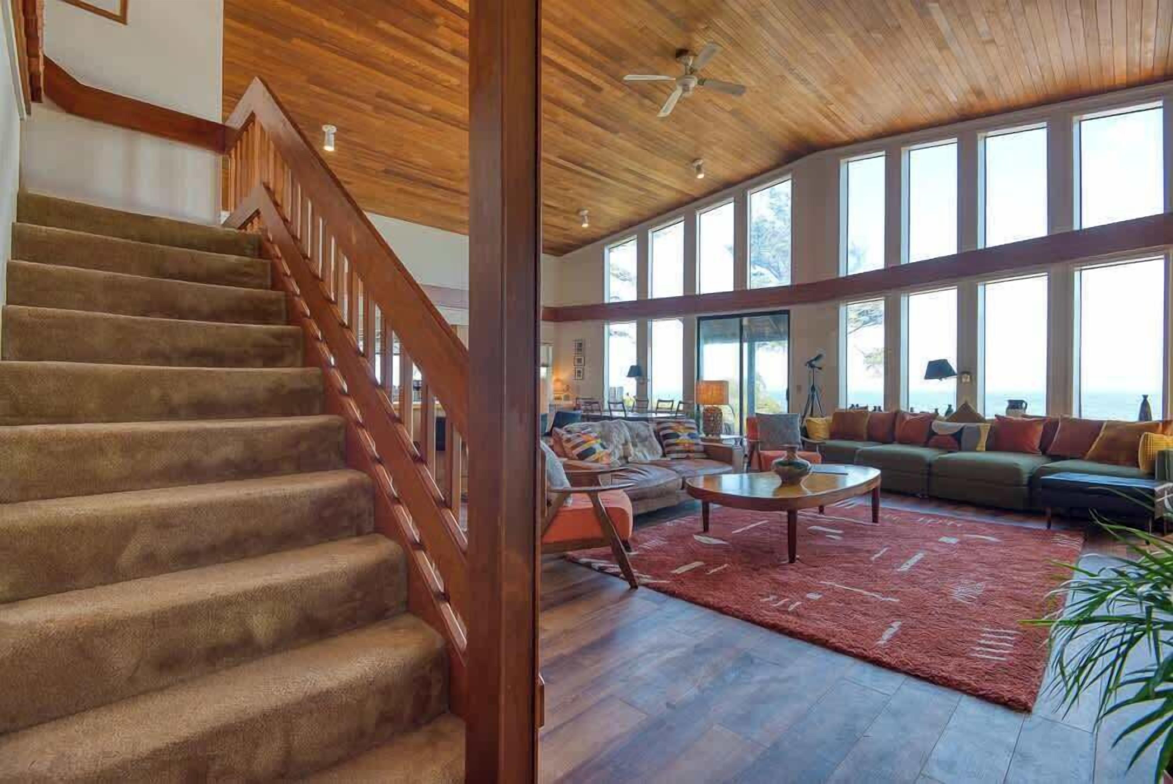 TV, fireplace, offices