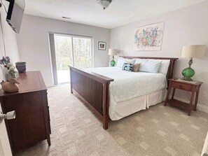 3 chambres, bureau, fer et planche à repasser, lit parapluie