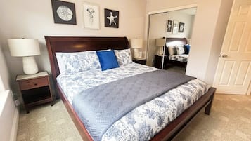 3 bedrooms, desk, iron/ironing board, travel cot